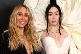 Noah Cyrus slams trolls over comments about alleged love triangle with Tish Cyrus' mom