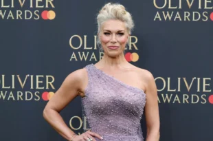 'Ted Lasso' star Hannah Waddingham reprimands photographer for 'showing' leg request