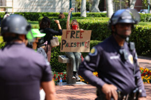 Tensions at USC rose as police entered campus, the editor of the student paper said