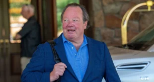 Paramount Global ousted chief Bob Bakish as the media conglomerate's future hangs in the balance