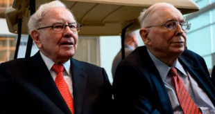 Warren Buffett held Berkshire Hathaway's first meeting without Charlie Munger